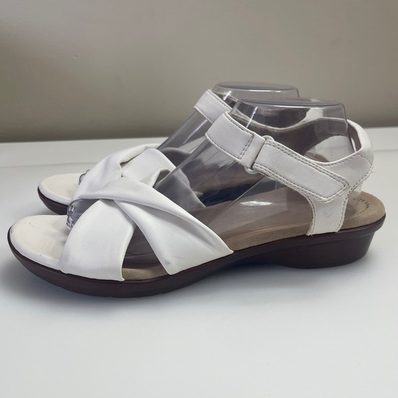 Clarks Sandals Womens 10 Loomis Chloe White Strappy Wedge Comfort Adjustable - Picture 3 of 9